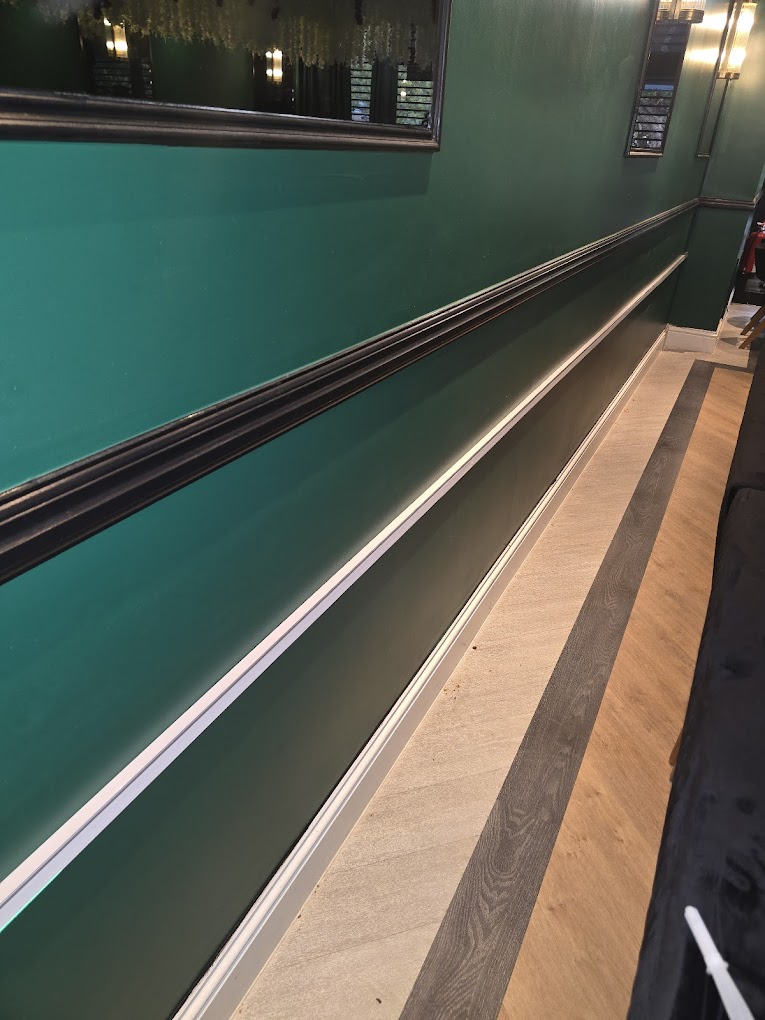 Restaurant LED skirting